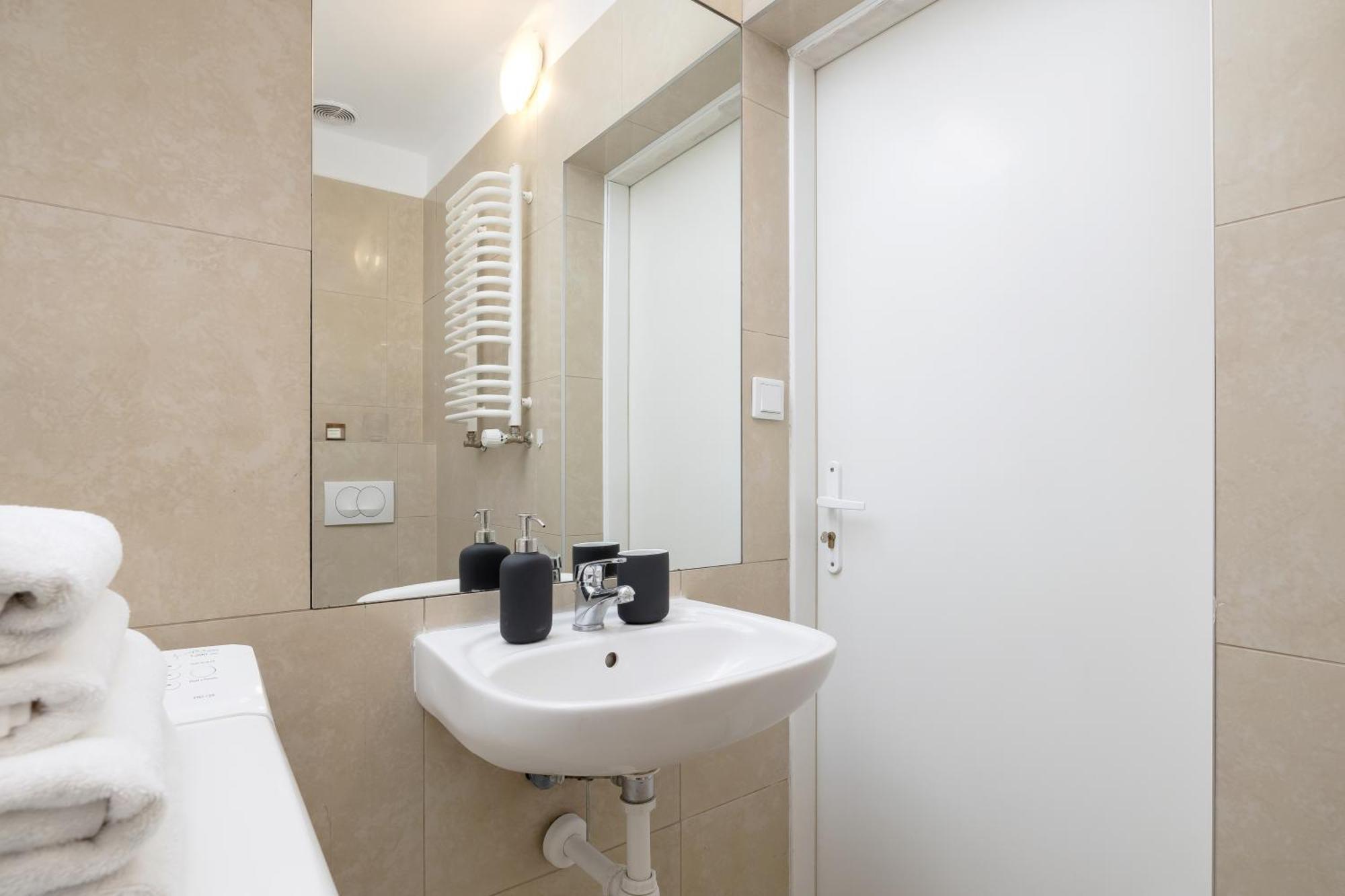 Studio Apartment With Ac - Dluga 65 Krakow Bagian luar foto
